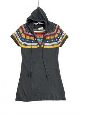 Mizumi Hooded Short Sleeve Sweater with Colorful Fair Isle Yoke Very Soft Size L